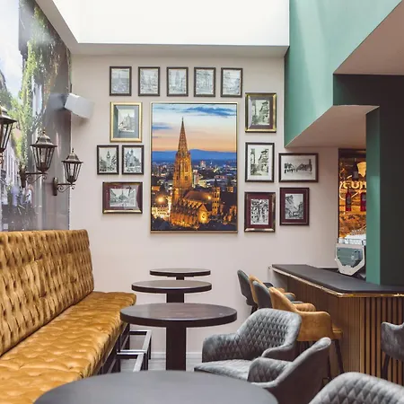 Am Rathaus فندق 4*