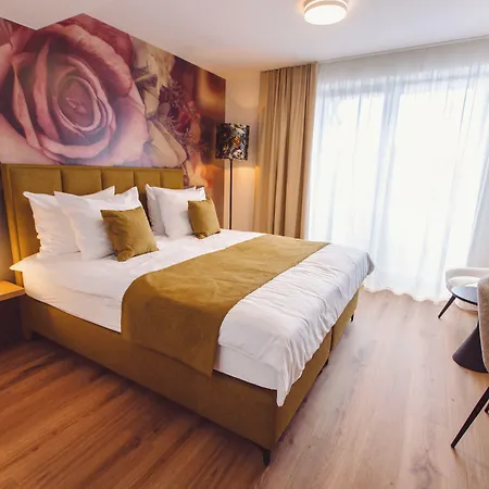 Am Rathaus فندق 4*