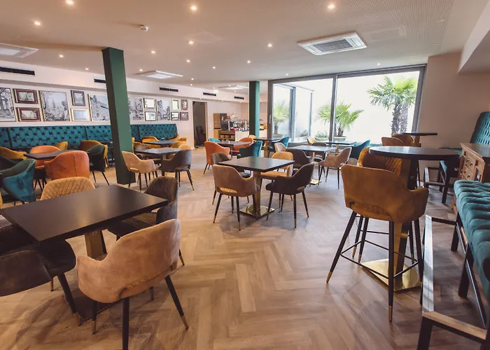 Отель Am Rathaus 4*